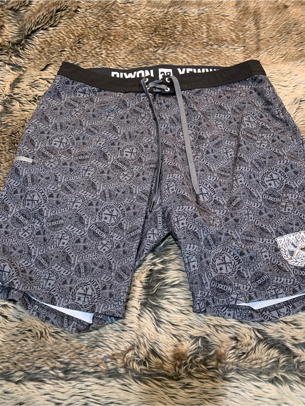 Dixxon Flannel Co. Yewww Board Shorts grey-and-black all-over graphic print Sz38